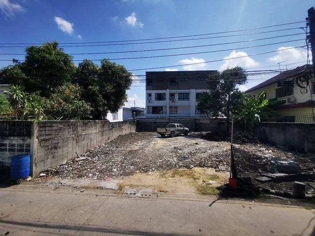 ขายที่ดินเปล่า 96 ตรว. ซอยลาดพร้าว25 ที่ดินถมแล้วสูงกว่าถนน ใกล้ MRT ลาดพร้าว เหมาะสร้างบ้าน เหมาะสร้างบ้าน สำนักงาน อพาร์ทเมน