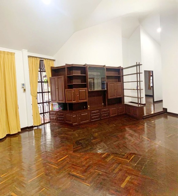 ให้เช่า ติด ขนาดใหญ่70 ตรว. BITEC บางนา ซอยบางนา-ตราด 14-20 ราคาดีที่สุด บ้านเดี่ยว240 ตรม.  BTSบางนา MRTศรีเอี่ยม 900ม.