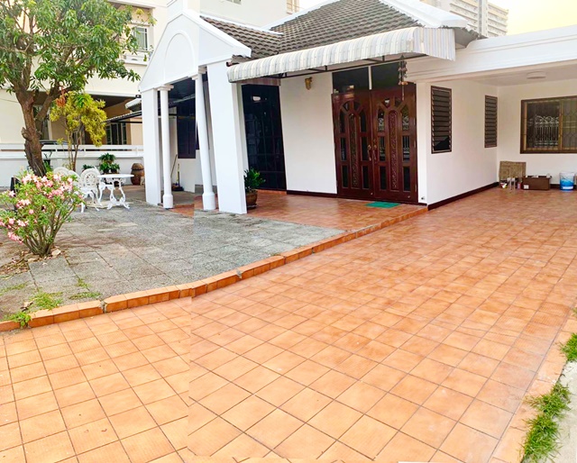 ใหญ่มาก! ติด BITEC บางนา ซอยบางนา-ตราด 14-20  บ้านเดี่ยวให้เช่า72ตรว. ราคาดีที่สุด  240 ตรม.  BTSบางนา MRTศรีเอี่ยม 900ม.