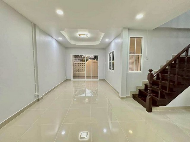 ขาย บ้านสวยรีโนเวททั้งหลัง หมู่บ้านบัวทองธานีพาร์ค 21ตรว. ราคาจัดโปรเหลือ 2.09 ลบ. ฟรีโอน