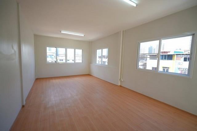 ขายตึกแถว 4 ชั้น 13 ตรว. ย่านวงเวียนใหญ่ เจริญรัถ ธนบุรี คลองสาน ใกล้ BTS วงเวียนใหญ่