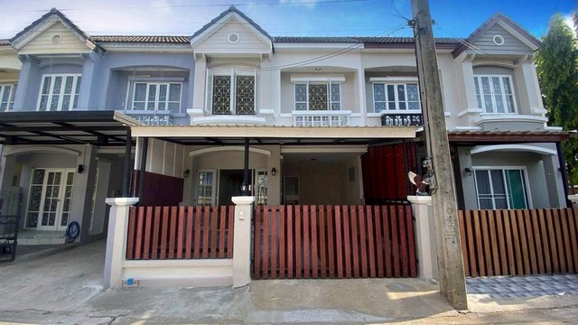 ขาย บ้านบุศรินทร์ บ้านกล้วย-ไทรน้อย รีโนเวททั้งหลังสวยตรงปก  ราคา 1.99 ลบ. ฟรีโอน