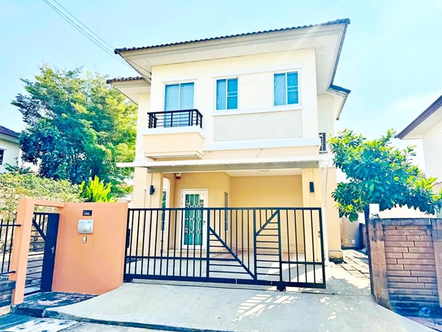 อนุบาลเด่นหล้า  3.7 กม.​ บ้านเดี่ยว 2 ชั้น  ให้เช่า วงเวียนพระราม 5 1.5 กม.​ 3นอน 2น้ำ​ ราชพฤกษ์-พระราม5 70ตร.วา  180ตร.ม.​ 4แอร์