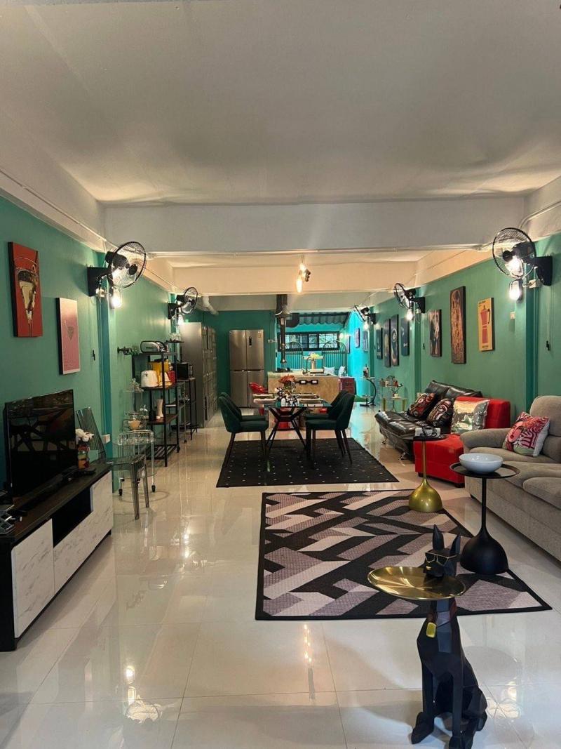 โซนเจ็ดยอด #หลังเมญ่า 7.5 ล้าน 29 ตรว. ทาวน์เฮาส์ 3 ชั้น #สไตล์โมเดิร์นคลาสสิค #เฟอร์นิเจอร์ครบ เดินทางสะดวกสบาย #ซื้ออยู่เองหรือปล่อยเช่า