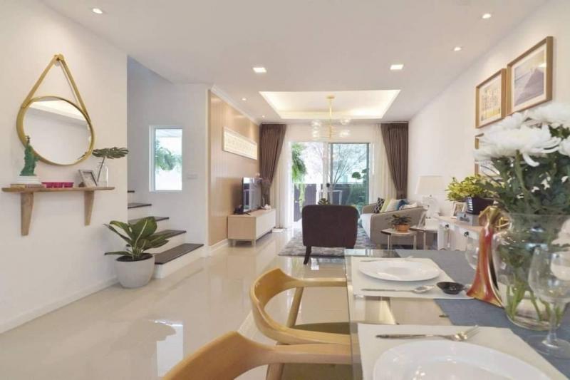 ขายพร้อมผู้เช่า 3.3 ล้าน 18 ตรว. ทาวน์โฮม 2 ชั้น #พฤกษาวิลล์75 #แม่เหียะ (มี 2 หลังติดกัน) #เหมาะสำหรับซื้อเพื่อลงทุน เป็นทำเลที่ดีมาก