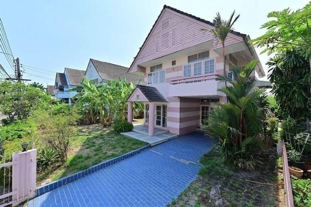 P556 ให้เช่าบ้านเดี่ยว 2 ชั้น หมู่บ้าน โฮมเพลส รามคำแหง 140 Home Place Ramkhamhaeng ใกล้ Lake ใกล้สระว่ายน้ำ และสนามเทนนิส