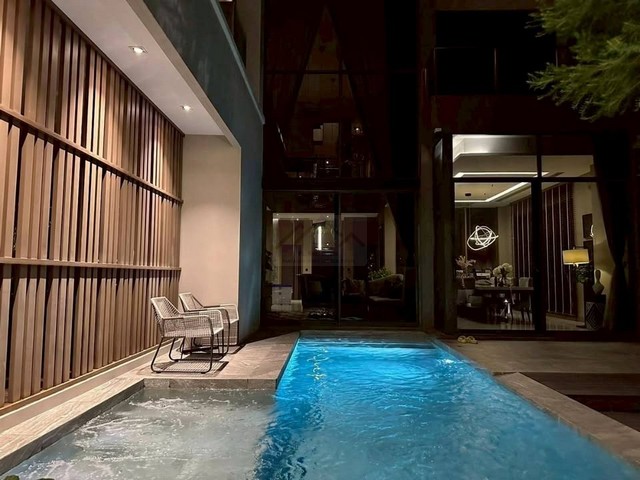 ให้เช่าบ้านเดี่ยวพร้อม Pool Villa สุดหรู 3 ชั้น 5 ห้องนอน THE GENTRY วิภาวดี สไตล์ Modern ลิฟต์และสระว่ายน้ำส่วนตัว ใกล้สนามบินดอนเมือง