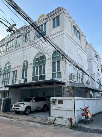 ให้เช่าโฮมออฟฟิต 4 ชั้น หลังมุม 240 ตร.ม. โครงการเดอะพาร์ค ลาดพร้าววังหิน76 รีโนเวทใหม่ **ใช้ที่อยู่จดทะเบียนได้