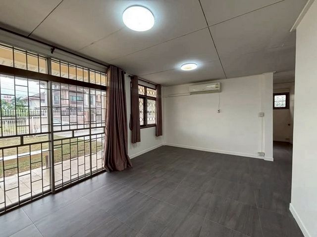 โซนช้างเผือก ให้เช่า 18,000 บาท/เดือน 100 ตรว. #อำเภอเมือง บ้านเดี่ยว 2 ชั้น เนื้อที่กว้าง #สามารถเช่าเพื่อทำธุรกิจได้ #ไม่รับสัตว์เลี้ยง