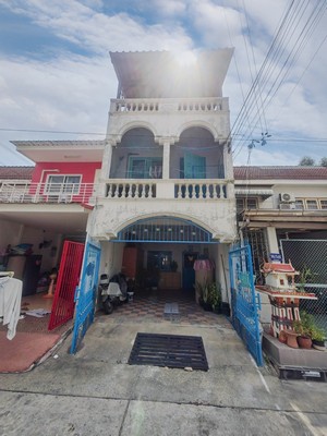 ขายขาดทุน บ้านปรีชา9 มีดาดฟ้า พร้อมอยู่! 16 ตารางวา