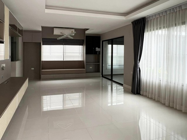 บ้าน - 65 ตร.วา 4 BR ใกล้กับ Mega bangna สภาพแวดล้อมดี สมุทรปราการ