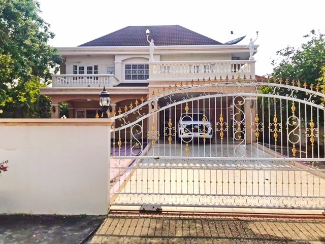 ให้เช่าคฤหาสน์ใหญ่มาก 2 ชั้น บรมราชชนนี ตลาดสดธนบุรี 2.55 กม.185 ตร.ว. 400ตรม.  อมรชัย พุทธมณฑลสาย3  3-4นอน 4น้ำ 5แอร์ 4จอดรถ