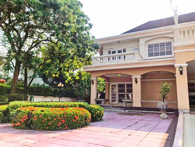 พุทธมณฑลสาย3  ให้เช่าคฤหาสน์ใหญ่มาก 2 ชั้น 3-4นอน ตลาดสดธนบุรี 2.55 กม. บรมราชชนนี 188 ตร.ว. 408ตรม.  อมรชัย4น้ำ 5แอร์ 4จอดรถ