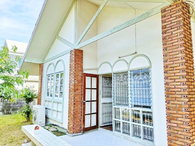 บ้านเดี่ยวชั้นเดียว 56 ตร.วา. 3 นอน MRT เมืองทองธานี 400 ม. แม็คโคร แจ้งวัฒนะ 1.5 กม. 2 น้ำ 226ตร.ม.ติดถนนใหญ่  เงียบ สงบ 