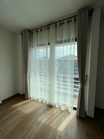 บ้าน หมู่บ้าน ใจกลางเมืองชลบุรี ดีที่สุดในย่าน ราคานี้สำหรับแต่งครบจบที่เดียว หิ้วกระเป๋าพร้อมเข้าอยู่!!!