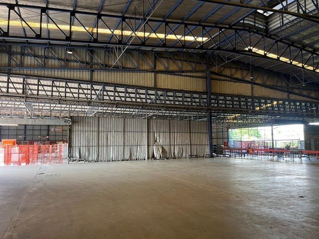 ให้เช่าโกดัง  ย่าน บางขุนเทียน แสมดำ บางกระดี่16  มีใบรง.4 พื้นที่ใช้สอย 2,960 ตารางเมตร 