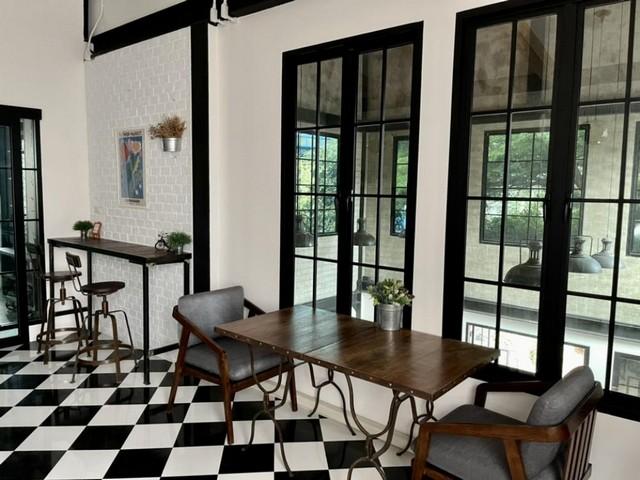 ให้เช่าอาคารสำนักงาน 2 ชั้น 160 ตรว. สไตล์โมเดิร์นลอฟท์ มีพื้นที่สวน ซอยบางรักน้อย นนทบุรี