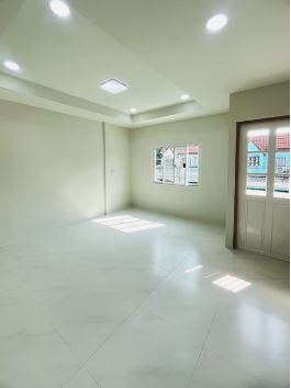 ขาย ทาวน์เฮ้าส์ พร้อมอยู่ หมู่บ้านบัวทอง 2 บางใหญ่ 20 วา 2นอน2น้ำ 2.15 ล้าน