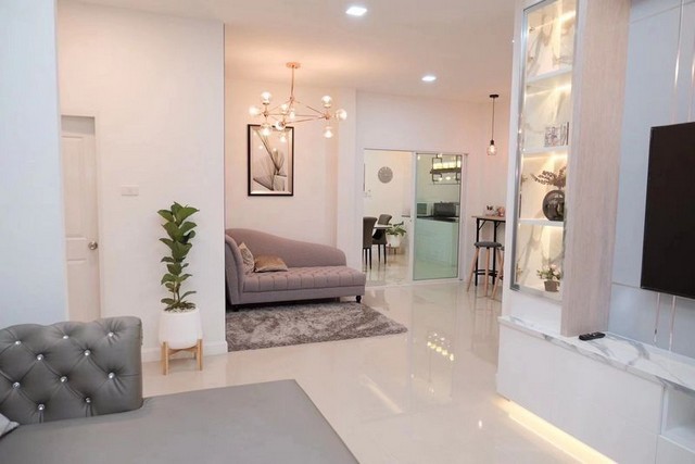 ให้เช่าบ้านเดี่ยวหลังใหญ่ 2 ชั้น ทำเลดี โครงการ ดีญ่าวาเลย์ สารภี