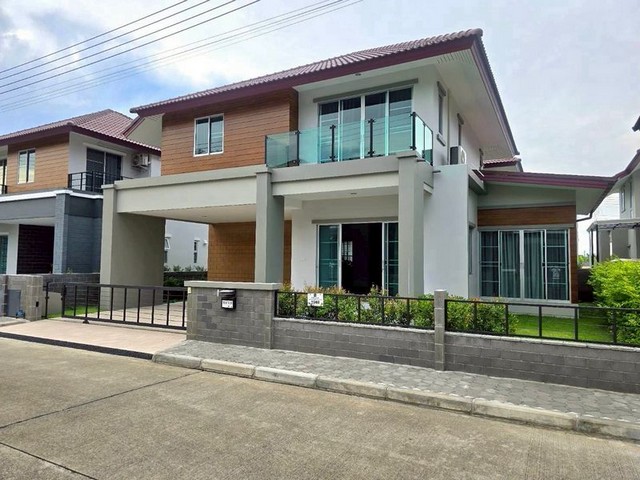 ให้เช่าบ้านใหม่ สไตล์โมเดิร์น เงียบสงบ โครงการ ซีรีนพาร์ค สันกำแพง