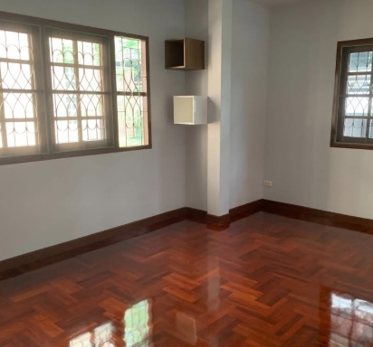 ให้เช่าบ้านเดี่ยว 85 ตรว ซอยแจ้งวัฒนะ ปากเกร็ด26 มี 3 นอน 2 น้ำ ติดเซ็นทรัลแจ้งวัฒนะ ใกล้รถไฟฟ้าสายสีชมพู