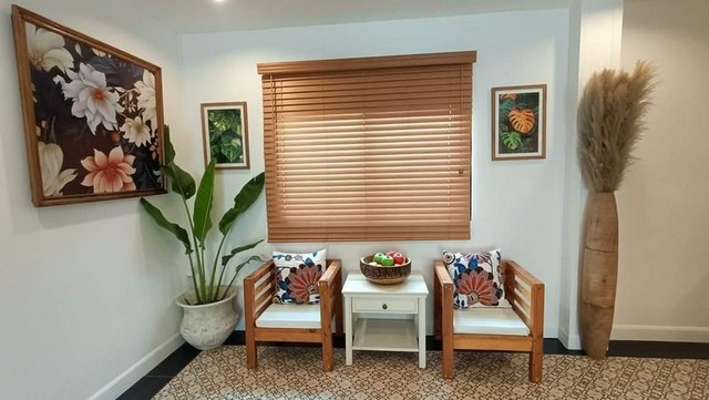 บ้านพักตากอากาศ สไตล์โลคอลเฮ้าส์ บ้านหัวมุม สันป่าตอง