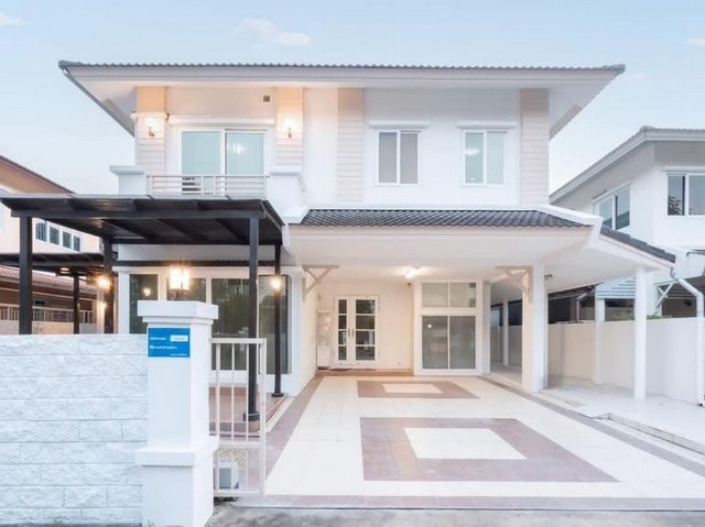 บ้านเดี่ยว 2 ชั้น รีโนเวทใหม่ ในโครงการ วรารมย์แก้วนวรัฐ ดอยสะเก็ด 