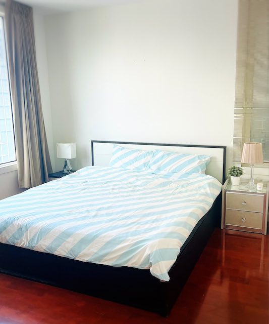 Siri Residence Sukhumvit 24 Convenient private quiet 23rd floor BTS Phrom Phong