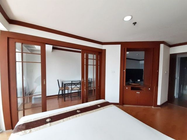 Waterford Sukhumvit 30 Convenient private quiet 38th floor BTS Phrom Phong