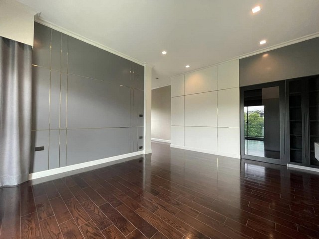 ขายบ้าน Bangkok Boulevard Signature สาทร-ราชพฤกษ์ ตกแต่งสวนสวย พร้อมมุมนั่งเล่นหลังบ้าน