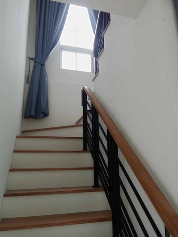 ขายบ้านแฝดสไตล์อังกฤษ น่าอยู่ โกลเด้นนีโอ 2 รามอินทรา วงแหวน วิวสวนบ่อน้ำ ลมพัดหน้าห้องนอนใหญ่