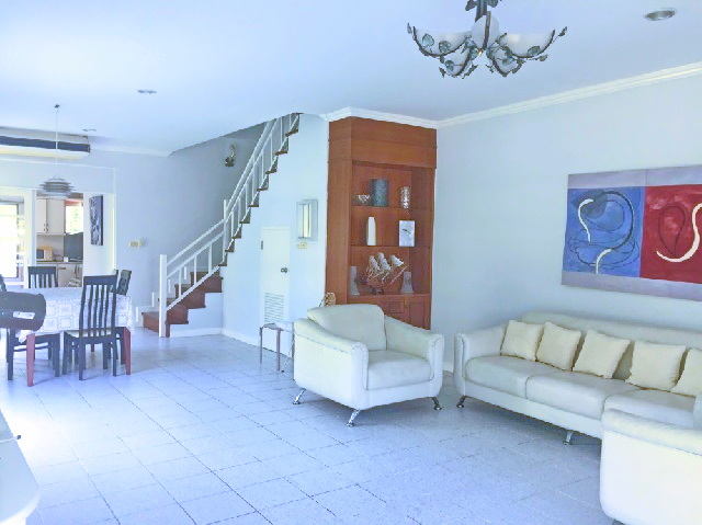 วิวสระว่ายน้ำ วังไกลกังวล 4.1 กม. โลตัส หัวหิน 700ม.ทาวน์โฮมหรูสไตล์รีสอร์ท 3 ชั้น หัวมุม 25ตร.วา.4 นอน จัดเต็มเฟอร์ เขาตะเกียบ 2กม.