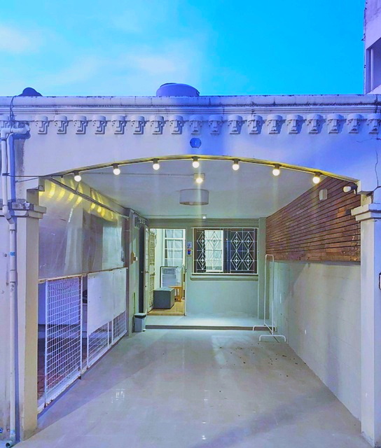 เซ็นทรัล ภูเก็ต 400 ม.เมืองภูเก็ต รร.นานาชาติเฮดสตาร์ท 700 ม.2 นอน ให้เช่าทาวน์เฮาส์ 18 ตร.วา.72 ตร.ม.  1 น้ำ เฟอร์  รพ.กรุงเทพภูเก็ต 750 ม.