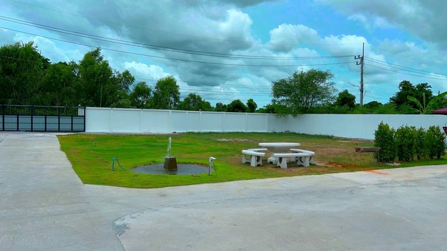 ขายที่ดินพร้อมสิ่งปลูกสร้างชลบุรี ผังสีเหลือง บนเนื้อที่ 1 ไร่ โรงงานเดิมทำโรงกลึง