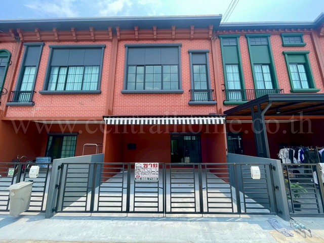 ทาวน์โฮม สิริ เพลส บางนา-เทพารักษ์ ถนนเมน ต้นโครงการ