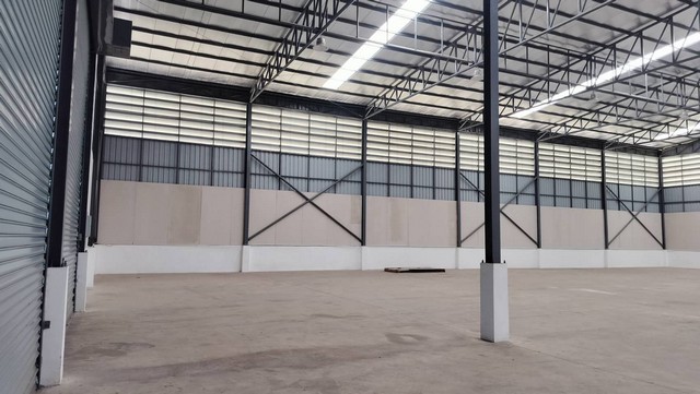 ให้เช่าโกดังสินค้าพัทยาชลบุรี พื้นที่ใช้สอย 1,000  ตรม. ผังสีเหลือง ติดถนนใหญ่ ใกล้ด่ามอเตอร์เวย์