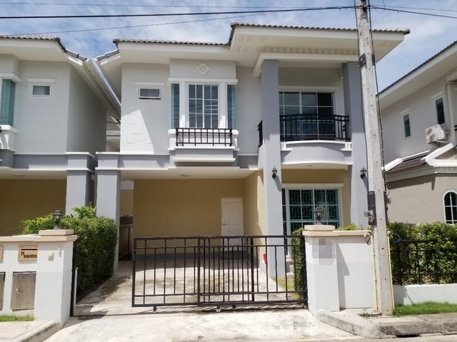 ขายบ้านแฝดมือสองสันกำแพง  หมู่บ้านพิมพ์พิชฎา  เชียงใหม่