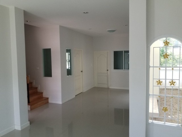 ขายบ้านแฝดมือสองสันกำแพง  หมู่บ้านพิมพ์พิชฎา  เชียงใหม่