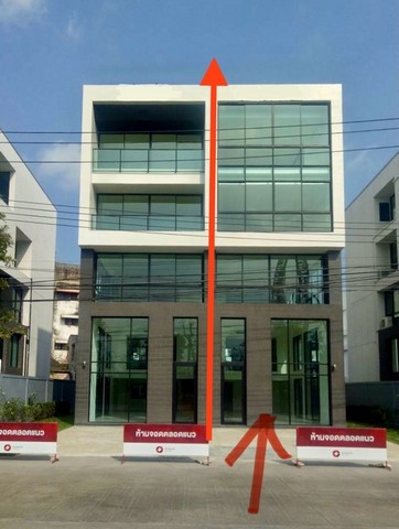 ให้เช่า Home Office  พื้นที่รวม 350 ตารางเมตร ในโครงการสวย รามอินทรา กรุงเทพมหานคร