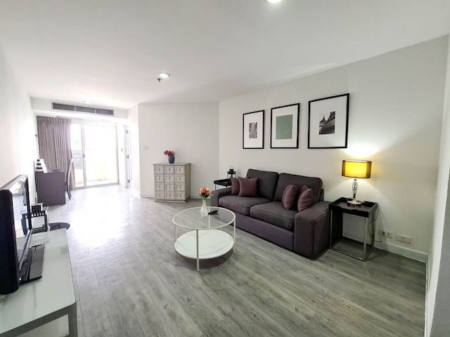 Waterford Sukhumvit 30 spacious safe private 29th floor BTS Phrom Phong