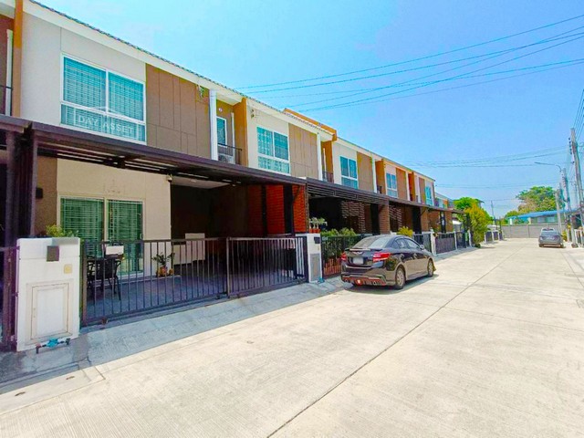 ขายทาวน์โฮม 2 ชั้น หมู่บ้าน เดอะคอนเนค 40 แจ้งวัฒนะ-ติวานนท์ เนื้อที่ 17.8 ตร.ว. ขายเพียง 3,250,000 ล้านบาท