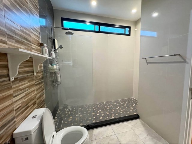 ขายบ้านเดี่ยว โครงการวีทู เฉลิมพระเกียรติ ร.9  หลังมุม ใกล้แอร์พอตลิงค์ ใกล้สนามบินสุวรรณภูมิเพียง  ใกล้ Robinson ลาดกระบัง, Homepro