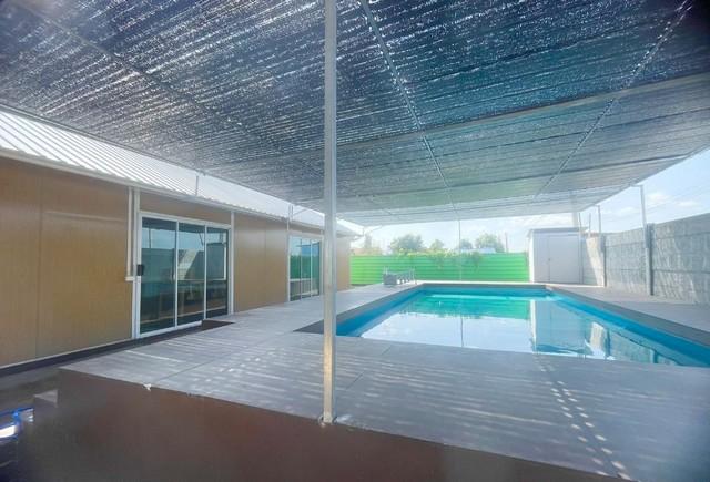 ให้เช่าบ้านเดียว 1 ชั้น 175 ตรว. มีสระว่ายน้ำส่วนตัว ถนนประชาพัฒนา ลาดกระบัง ใกล้สนามบินสุวรรณภูมิ