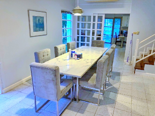 โลตัส หัวหิน 700ม.เขาตะเกียบ 2กม. ทาวน์โฮมหรูสไตล์รีสอร์ท 3 ชั้น หัวมุม 24 ตร.วา.4 นอน  จัดเต็มเฟอร์  วิวสระว่ายน้ำ วังไกลกังวล 4.1 กม.