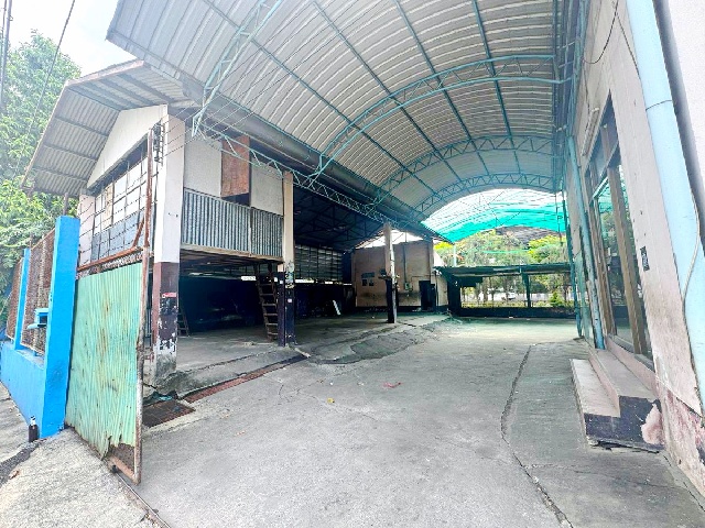 ถ.พระราม9  MRT หัวหมาก  เอแบค หัวหมาก 1.5 กม.ให้เช่าโกดัง 2 ชั้น พร้อมอาคาร สำนักงาน 105 ตร.วา.405 ตร.ม.ม.  