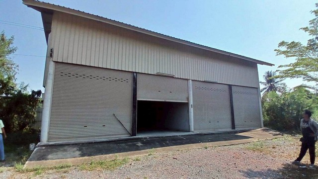 ให้เช่า โกดังเปล่า 3 ห้อง ห้องละ 8x10 เมตร  แบ่งเช่าได้  ทำเลดีถนนพุทธบูชา 36 แยก 1  ทุ่งครุ  กรุงเทพ  ZTK092