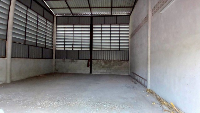 ให้เช่า โกดังเปล่า 3 ห้อง ห้องละ 8x10 เมตร  แบ่งเช่าได้  ทำเลดีถนนพุทธบูชา 36 แยก 1  ทุ่งครุ  กรุงเทพ  ZTK092