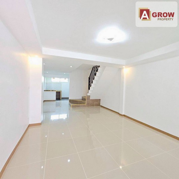 หมู่บ้านนครทองปาร์ควิว3 ถนนบางบัวทอง-สุพรรณบุรี ถนนเมน ค้าขายได้ ทำเลดี