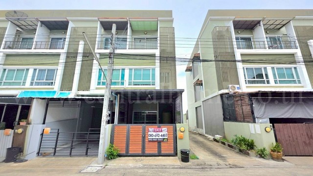 ทาวน์โฮม นลิน อเวนิว 3 รามคำแหง หลังมุม ต่อเติมครัวและหลังคาโรงรถ