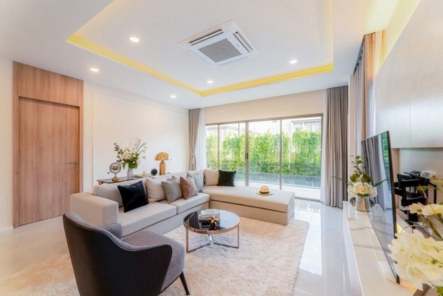 พูลวิลล่าสุดหรูใจกลางเมืองแม่ริม 3 ชั้น เงียบสงบ ริมใต้ แมริม